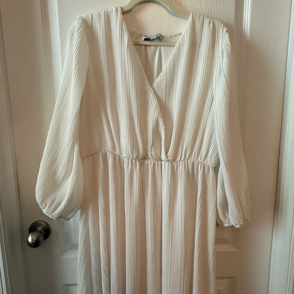 Chic Cream Long Sleeve Dress